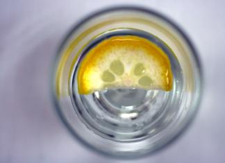 Вода с лимон: ползи и вреди, използвайте за отслабване на празен стомах
